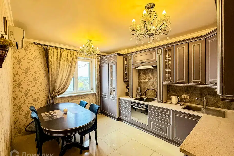 Продаётся 3-комнатная квартира, 104.8 м²