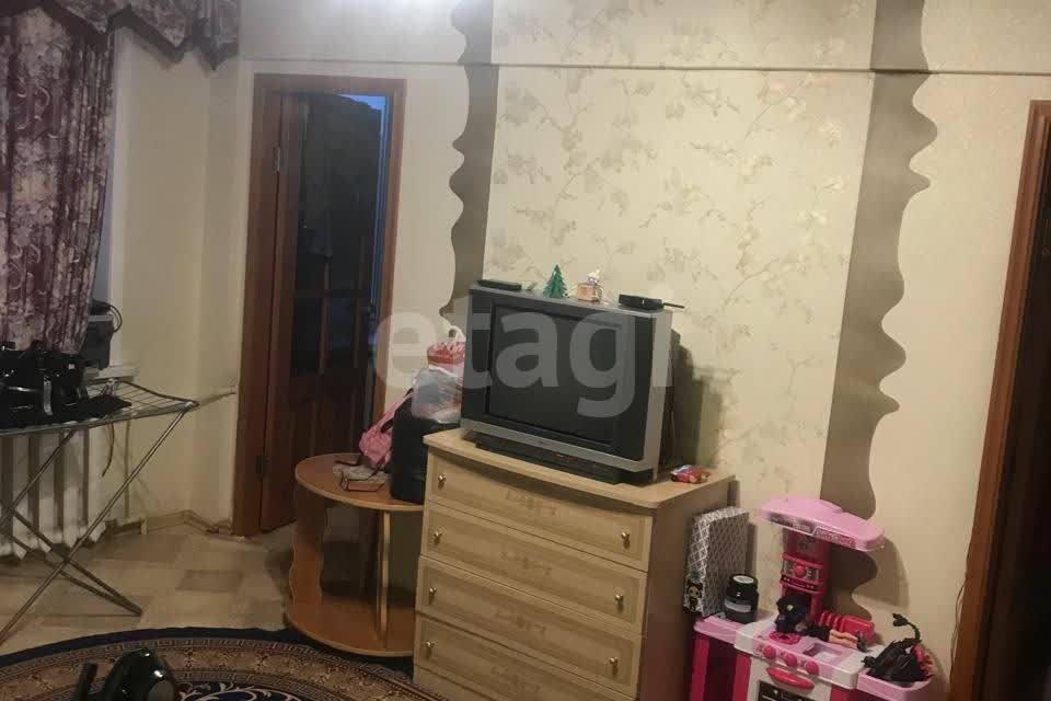 Продаётся 4-комнатная квартира, 59.4 м²