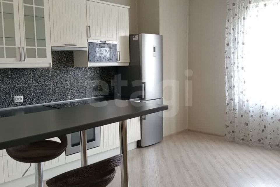 Продаётся 2-комнатная квартира, 90.2 м²