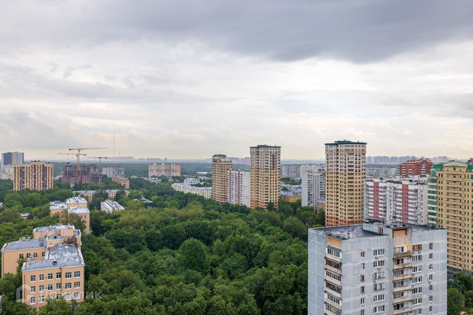 Продаётся 6-комнатная квартира, 497.5 м²