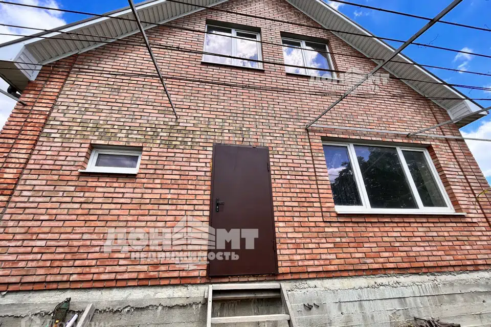 Продаётся 2-этажный дом, 255 м²