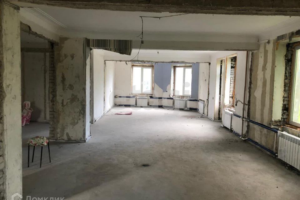 Продаётся 4-комнатная квартира, 100.3 м²
