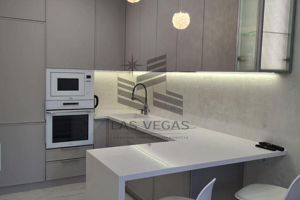 Сдаётся 2-комнатная квартира, 55 м²