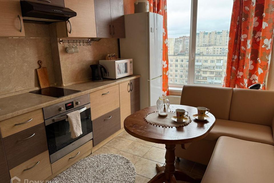 Сдаётся 1-комнатная квартира, 38 м²