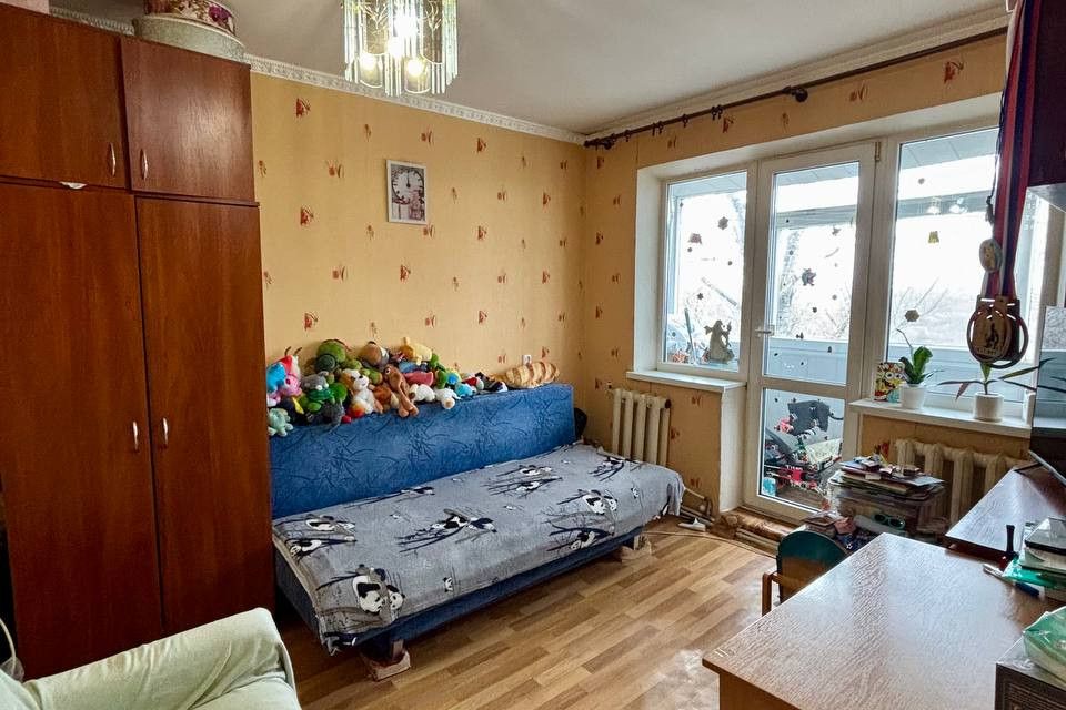 Продаётся 3-комнатная квартира, 57.8 м²