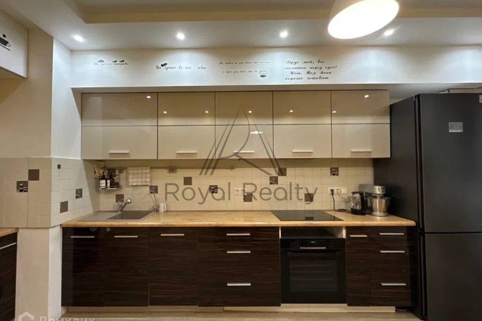 Сдаётся 2-комнатная квартира, 70 м²