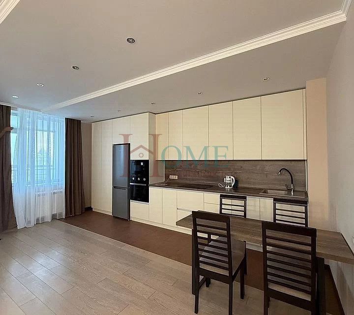 Сдаётся 2-комнатная квартира, 90 м²