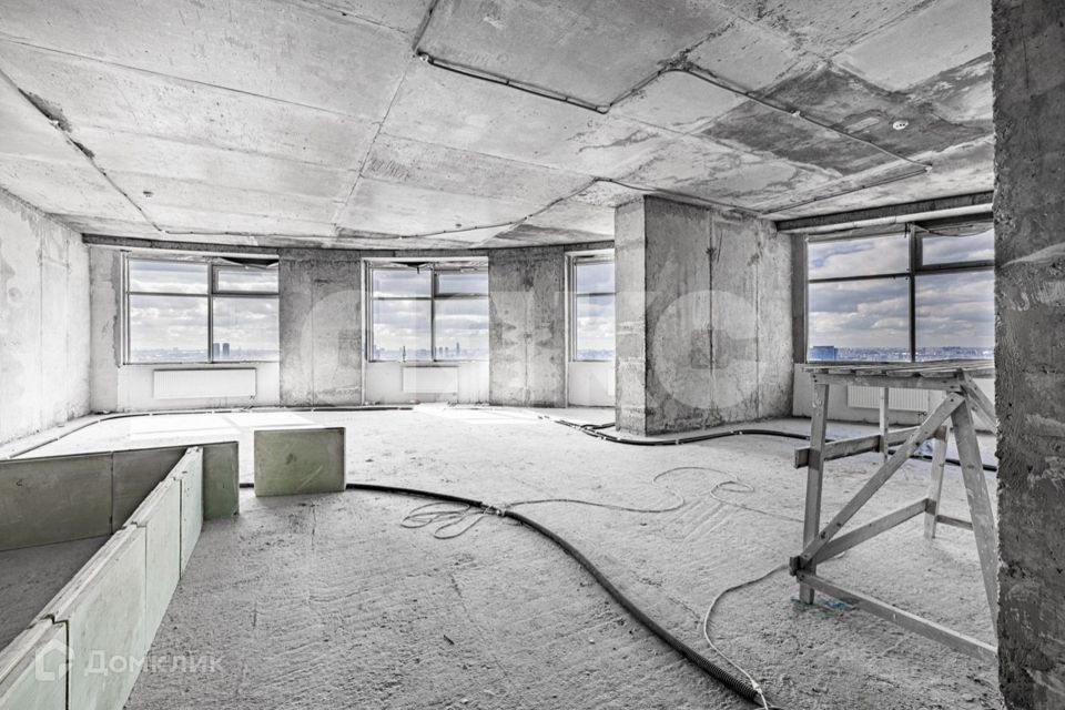 Продаётся 3-комнатная квартира, 167 м²
