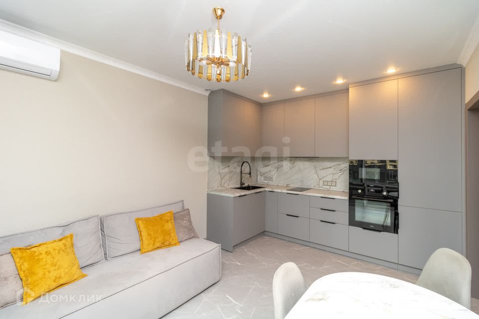 Сдаётся 2-комнатная квартира, 58 м²