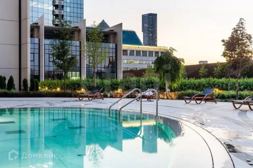 Продаётся 4-комнатная квартира, 159 м²