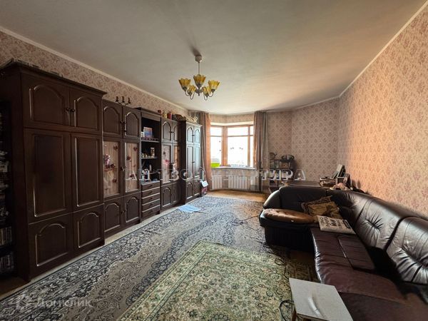 Продаётся 4-комнатная квартира, 166 м²