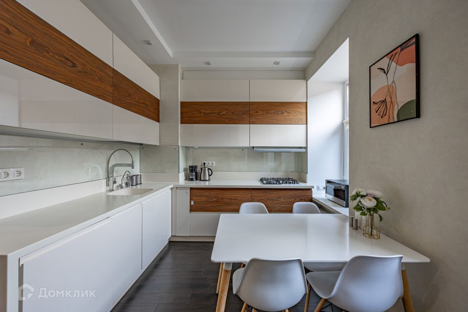 Сдаётся 3-комнатная квартира, 105 м²
