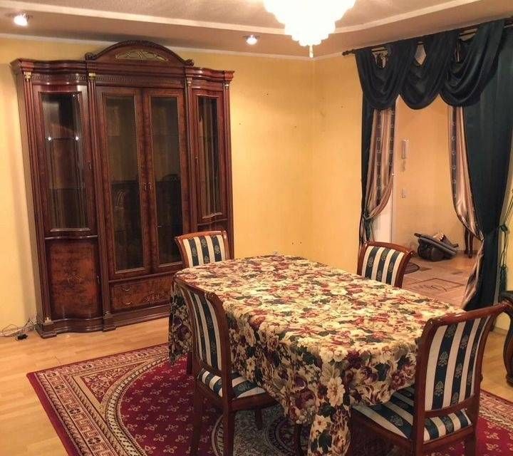 Сдаётся 3-комнатная квартира, 82 м²