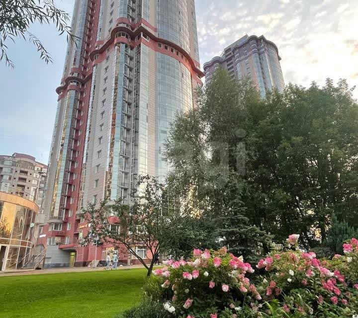 Продаётся 3-комнатная квартира, 114 м²