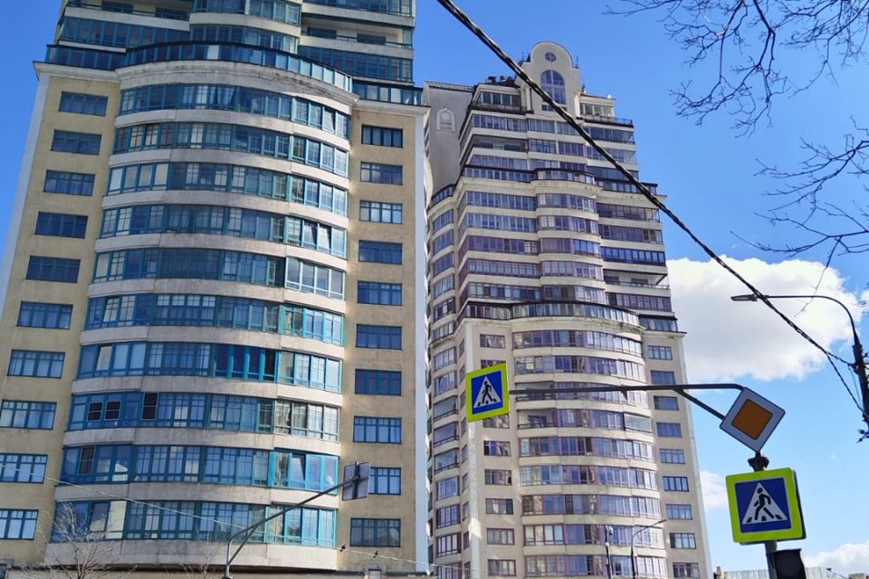 Сдаётся 4-комнатная квартира, 165.77 м²