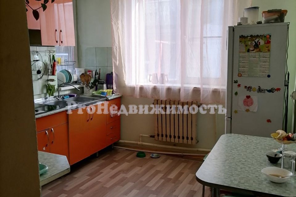 Продаётся 4-комнатная квартира, 61.9 м²