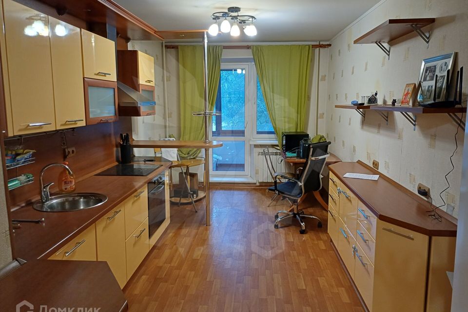 Продаётся 1-комнатная квартира, 63 м²