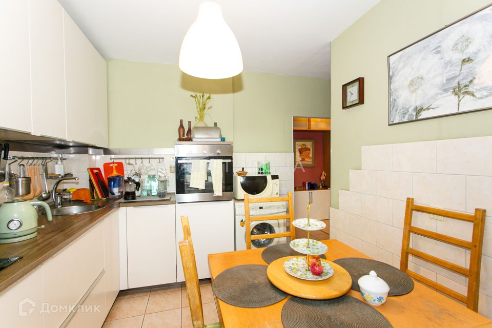 Продаётся 3-комнатная квартира, 59.8 м²