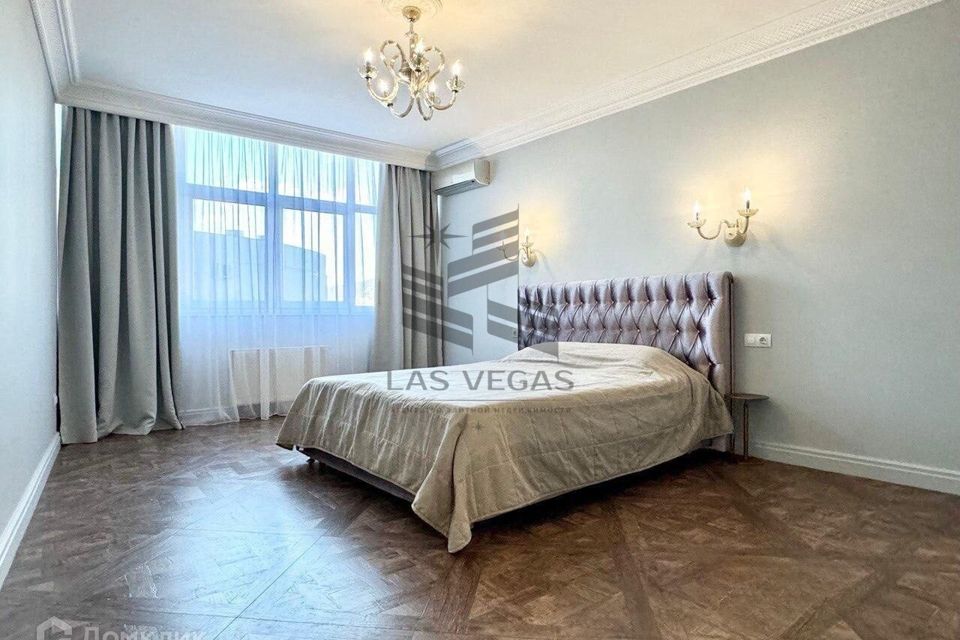 Сдаётся 4-комнатная квартира, 97 м²