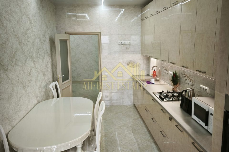Продаётся 3-комнатная квартира, 104 м²