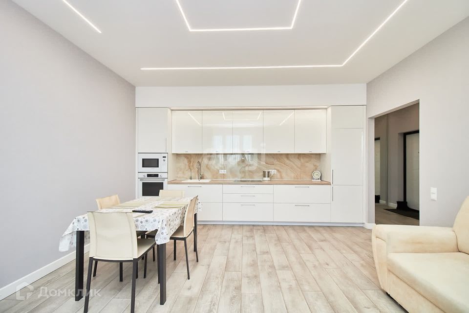 Продаётся 1-комнатная квартира, 55.9 м²