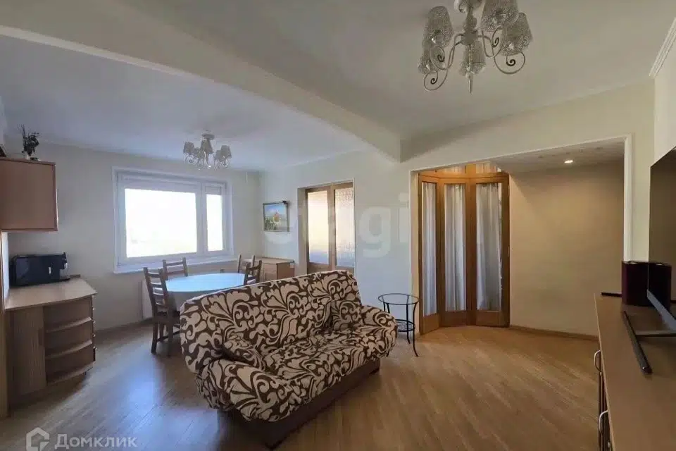 Продаётся 5-комнатная квартира, 113.9 м²