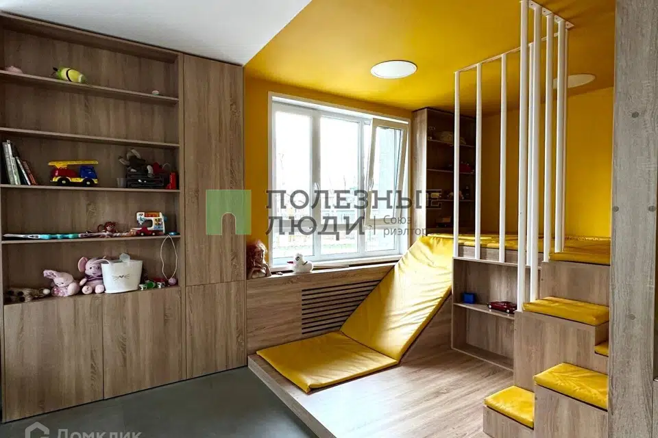 Продаётся 3-комнатная квартира, 120.7 м²