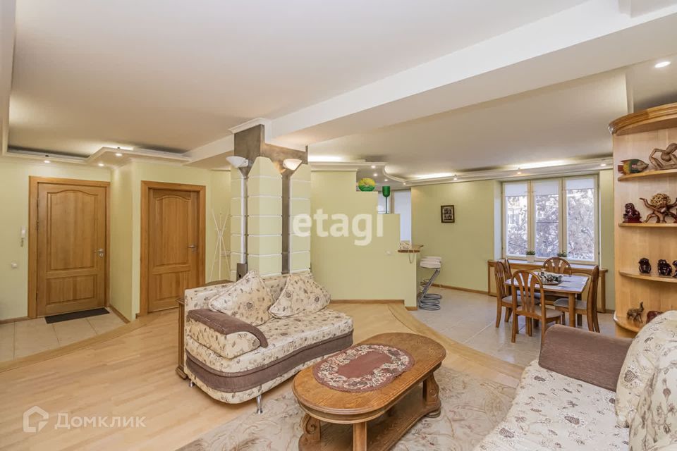 Сдаётся 3-комнатная квартира, 98 м²