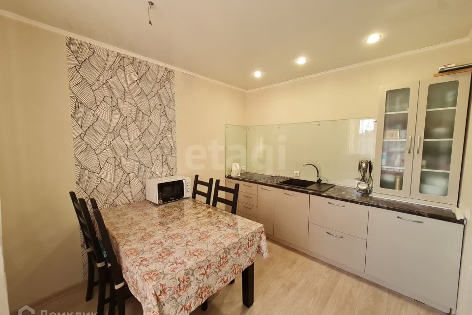 Продаётся 3-комнатная квартира, 64 м²