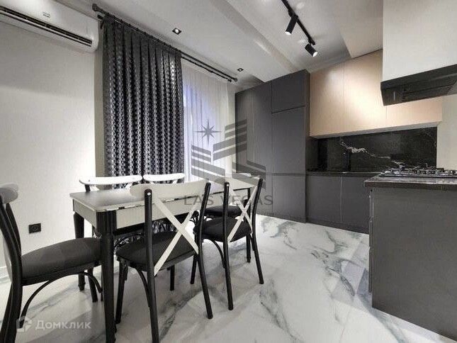 Сдаётся 2-комнатная квартира, 65 м²