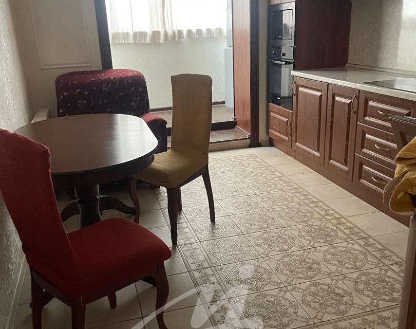 Сдаётся 2-комнатная квартира, 70 м²