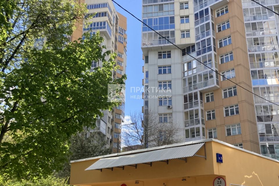 Продаётся 2-комнатная квартира, 77.3 м²