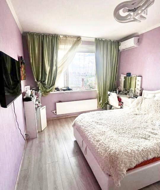 Продаётся 4-комнатная квартира, 106 м²