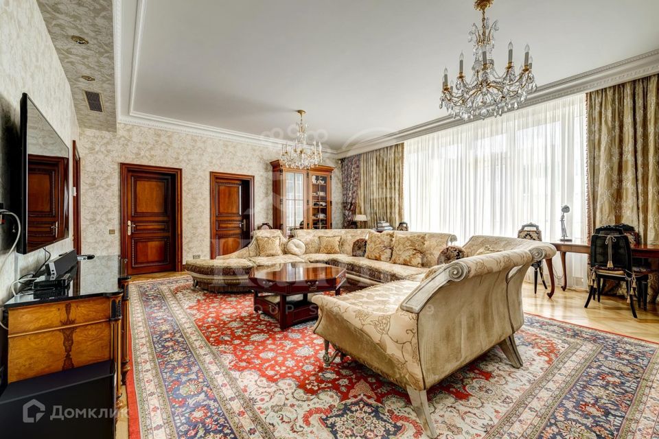 Продаётся 2-комнатная квартира, 125.4 м²
