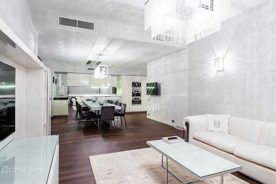 Сдаётся 3-комнатная квартира, 160 м²