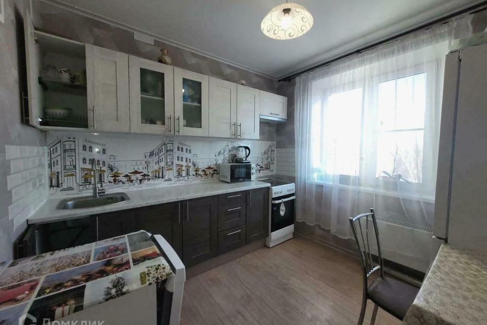 Продаётся 1-комнатная квартира, 42 м²