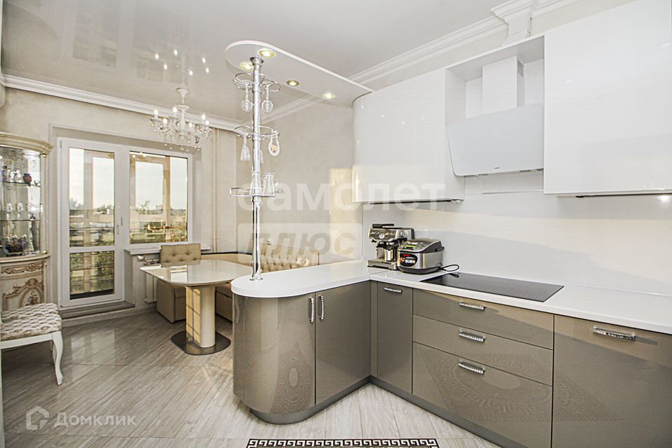 Сдаётся 2-комнатная квартира, 69.8 м²