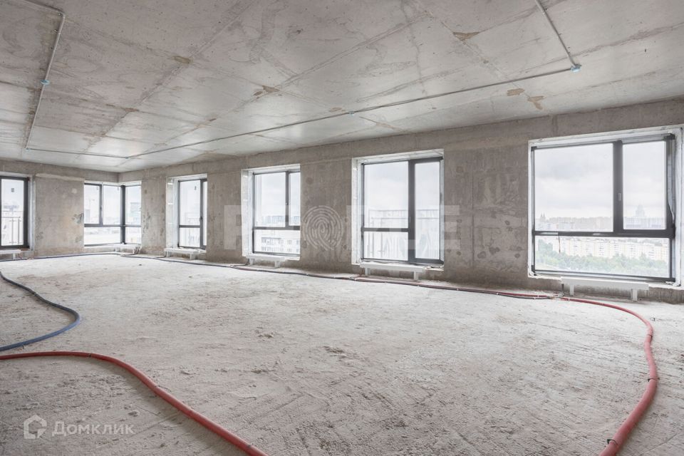 Продаётся 4-комнатная квартира, 103 м²