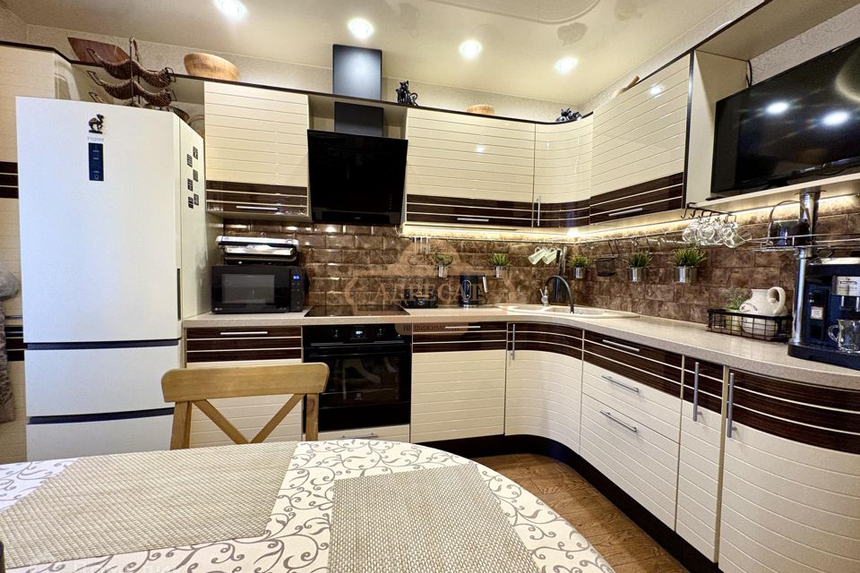 Продаётся 3-комнатная квартира, 90 м²