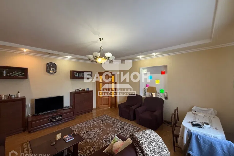Продаётся 2-этажный дом, 200 м²