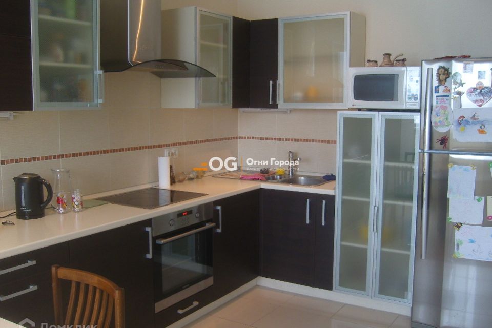 Продаётся 4-комнатная квартира, 150 м²