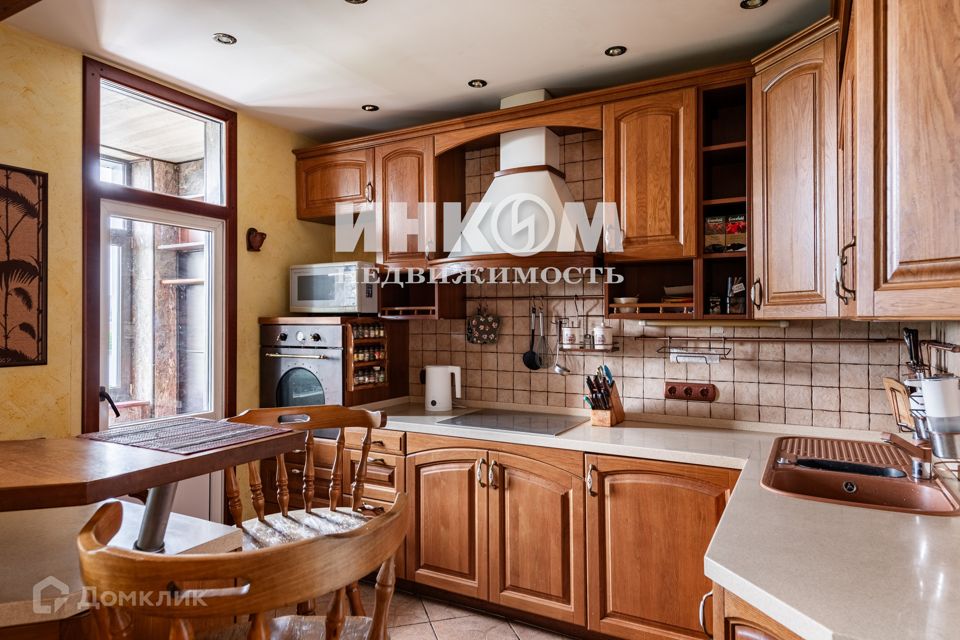Продаётся 4-комнатная квартира, 105.1 м²