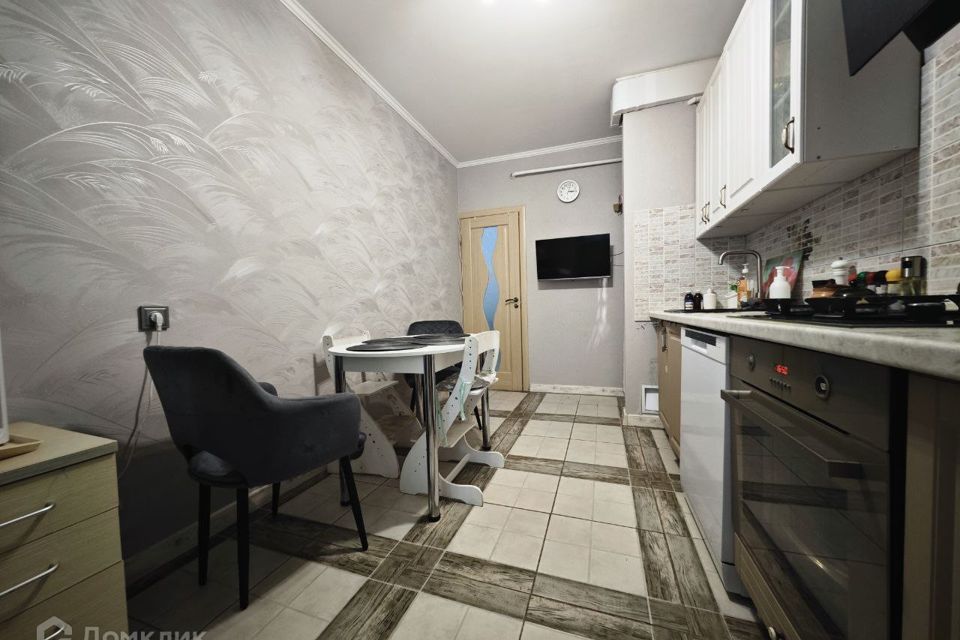 Продаётся 4-комнатная квартира, 109 м²