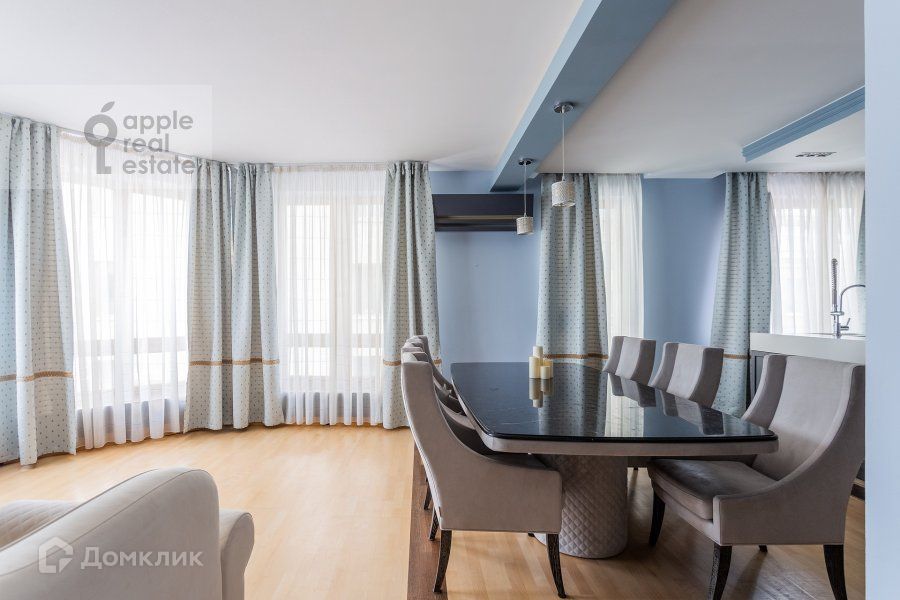 Продаётся 3-комнатная квартира, 135 м²
