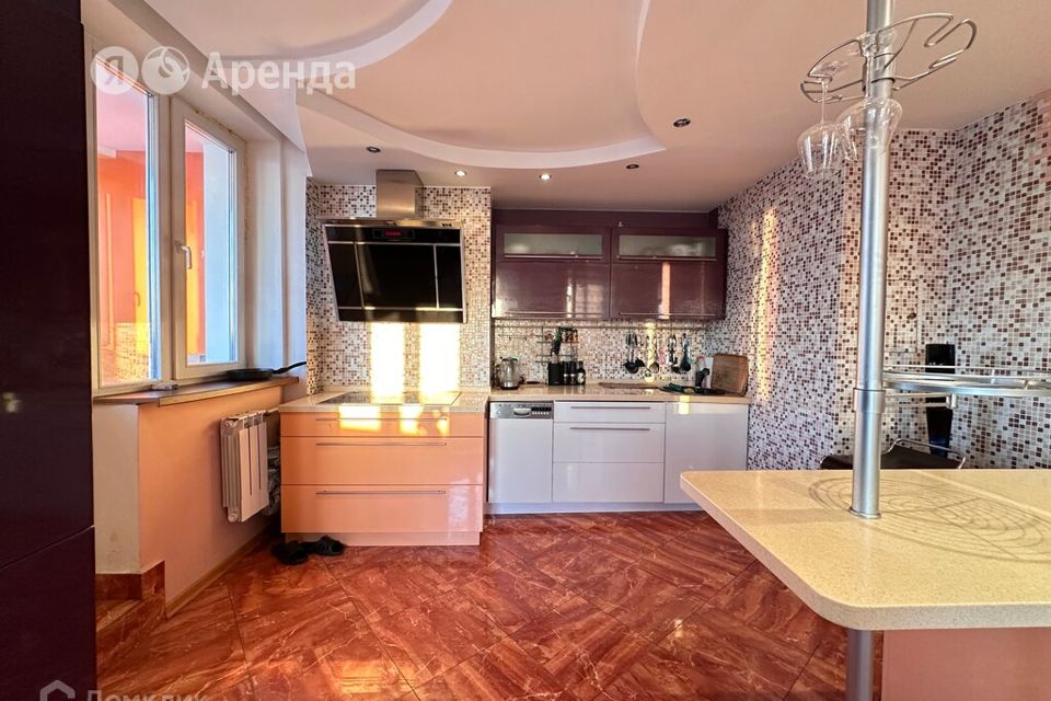 Сдаётся студия, 66 м²
