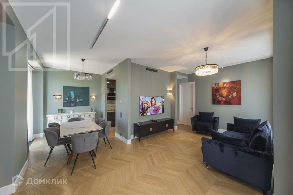 Сдаётся 4-комнатная квартира, 158 м²