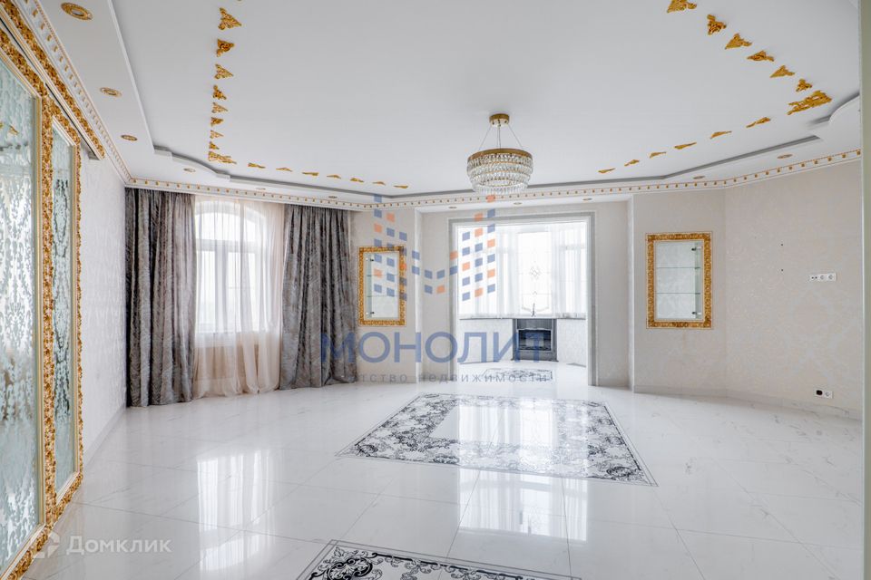 Продаётся 4-комнатная квартира, 160 м²