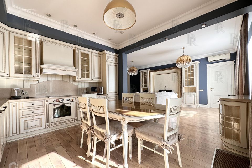 Продаётся 3-комнатная квартира, 160.3 м²
