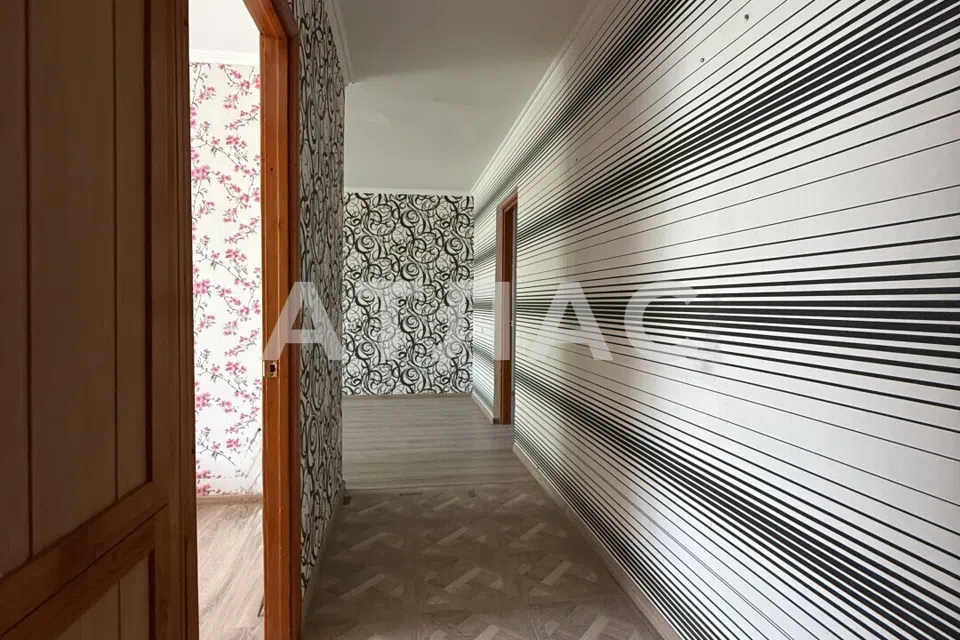 Продаётся 3-комнатная квартира, 63.3 м²