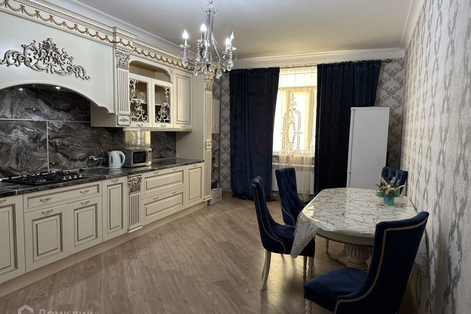 Продаётся 2-комнатная квартира, 109 м²